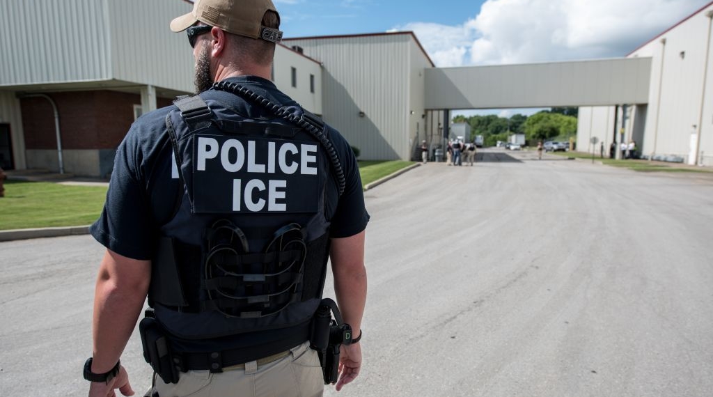 ICE Arrests 8 People With Suspected Ties to ISIS in Major US Cities