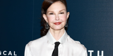 Actress Ashley Judd Calls on Biden to End Reelection Bid