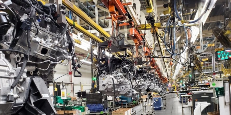 American Auto Giant Lays Off Hundreds Of US Workers