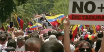 Venezuela’s Maduro Refuses To Leave Power As His Political Opponents Come Under Threat Of Arrest