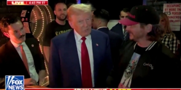 Trump Buys Burgers, Beers for Patrons With Bitcoin in NYC Bar