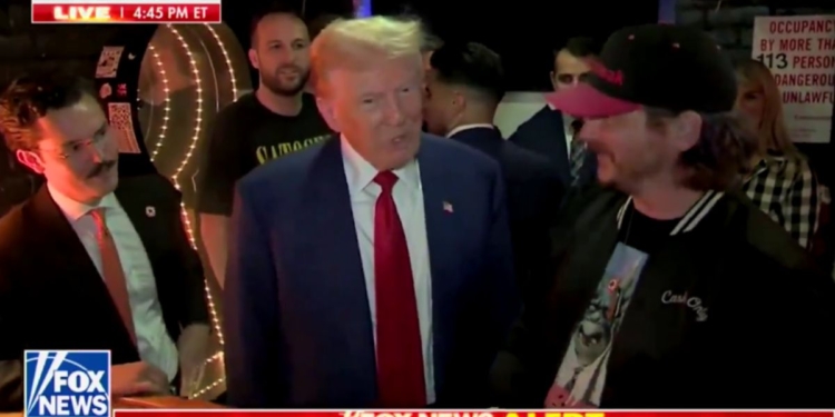 Trump Buys Burgers, Beers for Patrons With Bitcoin in NYC Bar