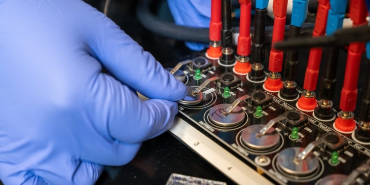 Breakthrough May Mean Longer-lasting Electric Vehicle Batteries