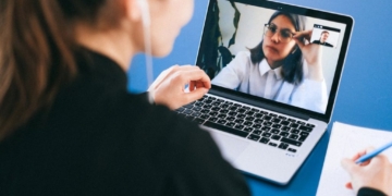 Virtual Backgrounds On Video Calls Impact Fatigue Levels, Study Finds‌
‌