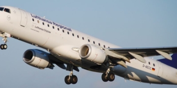 ‘A Clear Message’: Airline Slapped With $4 Million Fine For Stopping Hundreds Of Jews From Boarding Flight