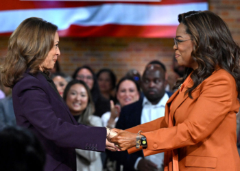 Oprah Winfrey Confronted by Reporter, Denies Receiving ‘Personal Fee’ by Harris Campaign