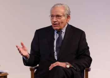 Trump Seeks Lawsuit Against Bob Woodward to Proceed