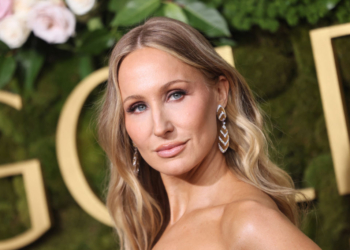 Golden Globes Host Roasts Celebrities Over Trump’s Election Victory