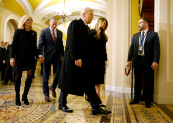 Trump Previews 100 Executive Orders to Senate Republicans