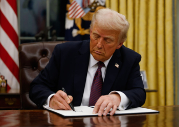 Trump Reinstates Military Members Discharged for Refusing COVID-19 Shot