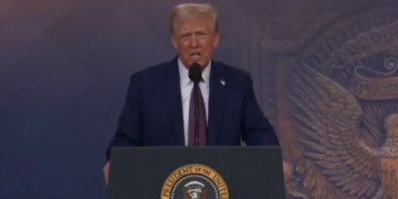 Trump Tells Davos Elites to Invest In US or Face Tariffs