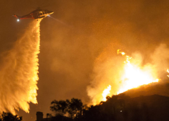 LA Water And Power Officials Rake In Fat Salaries As Fire Hydrants Run Dry