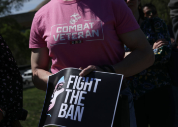 Pentagon to Begin Removing Transgender Troops, Memo Says
