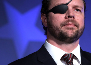 Tucker Carlson Issues Response After Crenshaw’s Remark Caught on Hot Mic