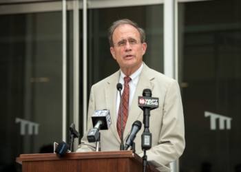 Mississippi Lt. Gov. Delbert Hosemann Collapses During Senate Session