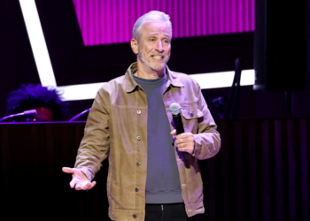 Jon Stewart Cuts Hand While Talking Pharmaceutical Subsidies: ‘I’ll Be Going to the Hospital Soon’