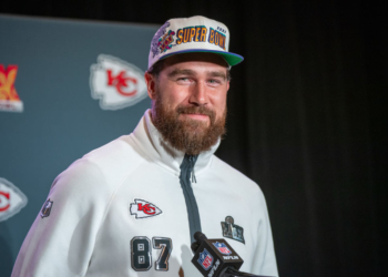 Trump Lauds Travis Kelce After Previous Hate for Girlfriend Taylor Swift