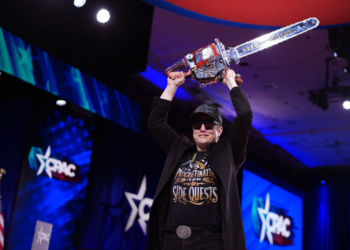 Musk Gets Standing Ovation, Gilded Chainsaw at CPAC