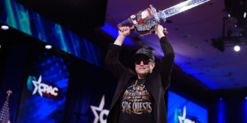 Musk Gets Standing Ovation, Gilded Chainsaw at CPAC