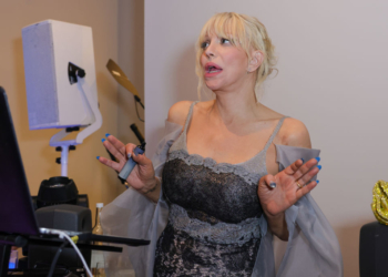 Singer Courtney Love Plans to Stay in UK, Criticizes Trump