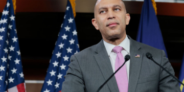 Dems May Use Props Incl. Noisemakers, Hand Clappers During Trump’s SOTU: Report
