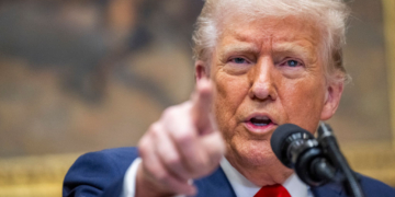 Trump Issues Warning to Hamas; Fox’s Doocy Questions Talks