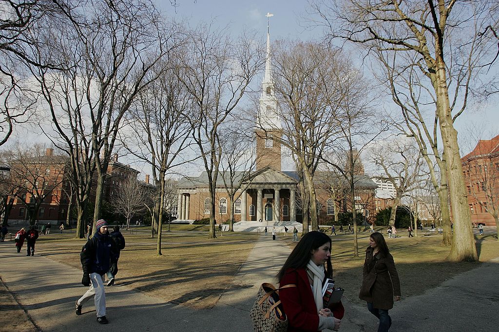 Harvard to Offer Free Tuition for Students From Families Making Under $200K