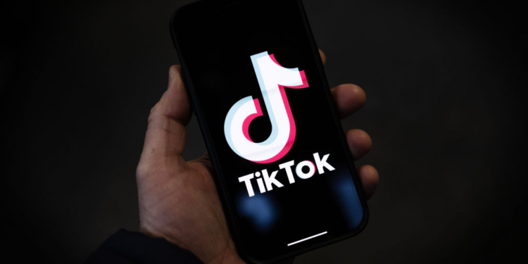 China Pulls Back on TikTok Deal in Response to Trump Tariffs