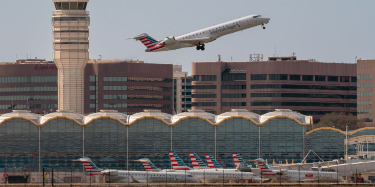 Lawmakers Say Airplanes Bumped At National Airport