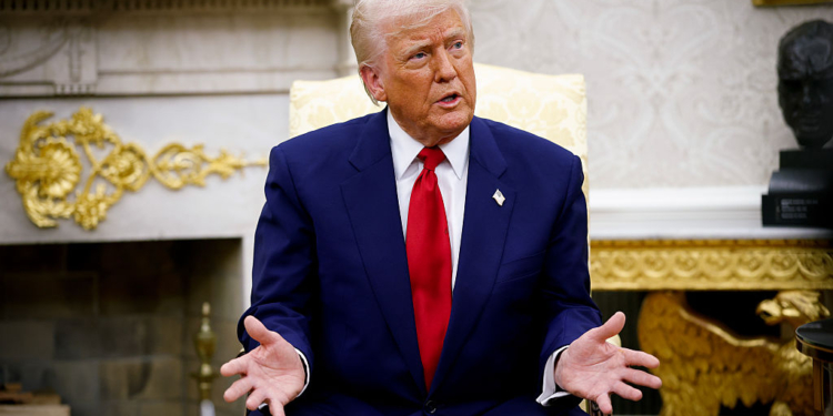 White House Fires Back at Dems’ Insider Trading Accusation Regarding Tariffs