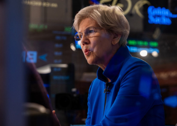 ‘Um’: Warren Confronted on Past Remarks About Biden’s Mental Acuity