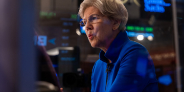 ‘Um’: Warren Confronted on Past Remarks About Biden’s Mental Acuity