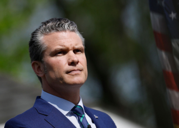 Hegseth Denies Putting in Make-up Room at Pentagon 
