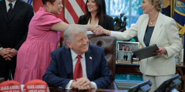 Trump Signs Executive Order to Incorporate AI Into Schools
