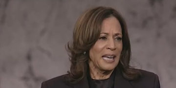 Californians Are Seriously Unenthused About A Hypothetical Kamala Harris Gubernatorial Bid, Poll Finds