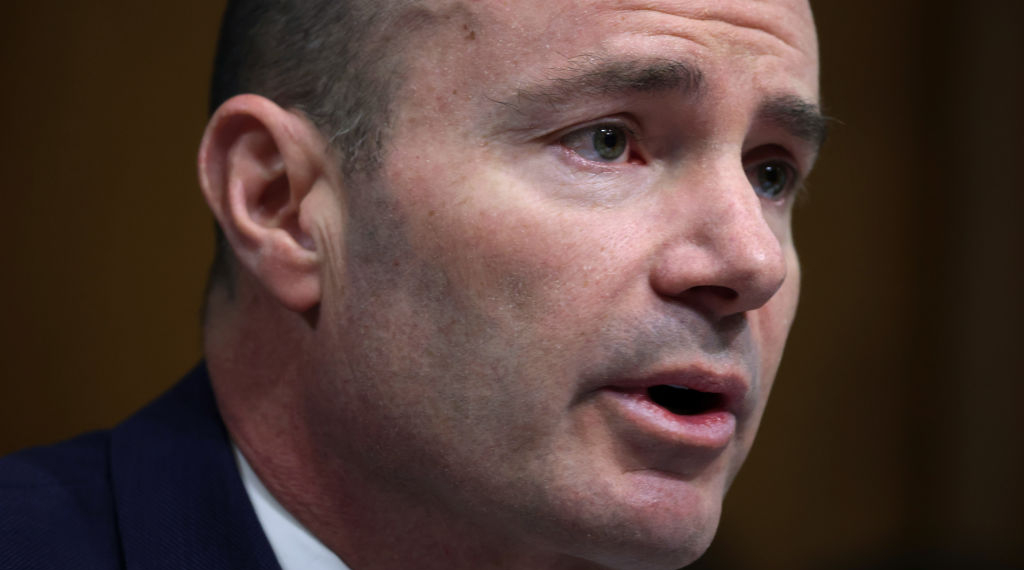 GOP Senator Raises Question Following Comey Social Media Seashell Post