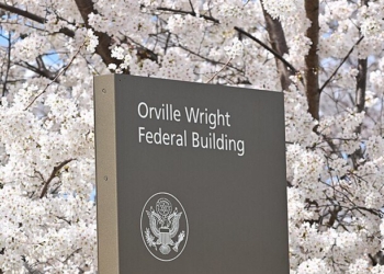 Hundreds Of FAA Employees Hit Exit