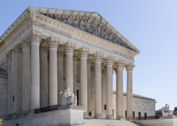 Trump Notches Supreme Court Win Over Venezuelan Deportation Protections