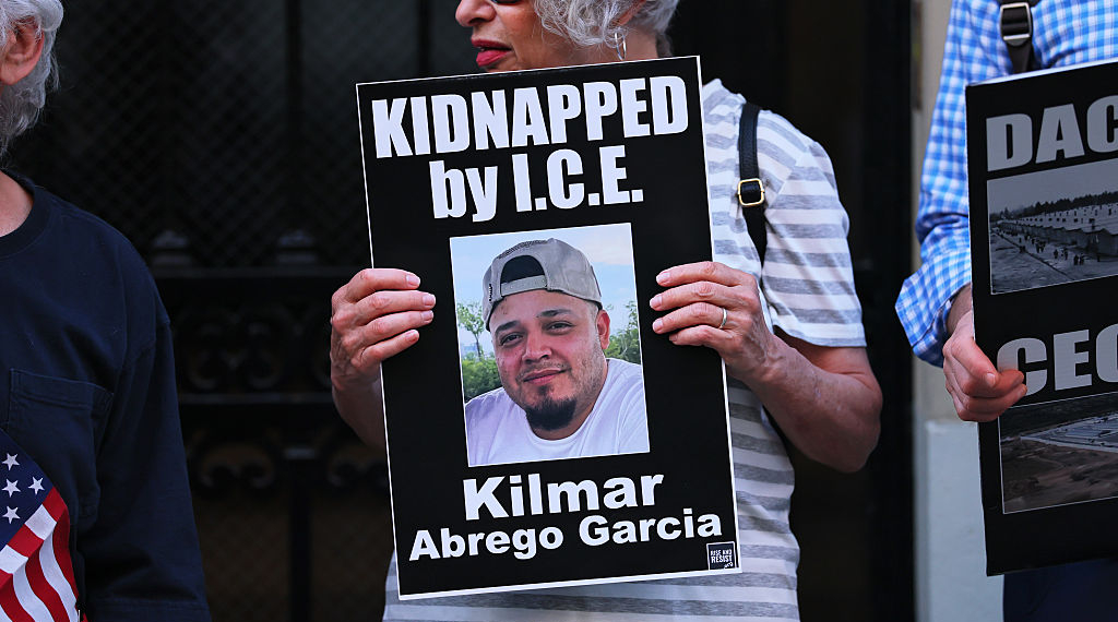 Judge Orders Release of Kilmar Abrego Garcia Before Trial on Smuggling Charges
