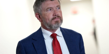 Trump Seeks to Oust Massie From House 