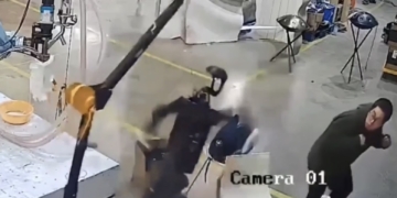 Video Shows Humanoid Robot Going Rogue in Chinese Factory 