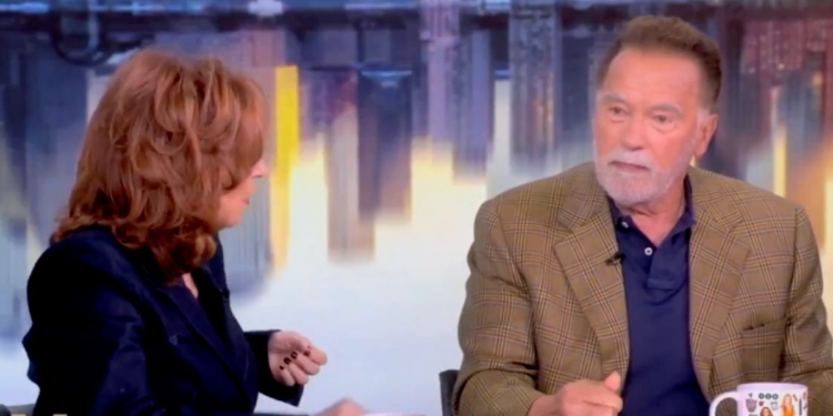 Schwarzenegger to Immigrants: ‘You’re a Guest’ in the US