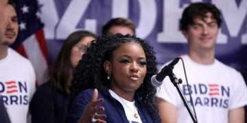 Dem Strategist Says Party Should Ditch ‘Liberal Joe Rogan’ Plan For … Jasmine Crockett