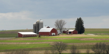 ‘No Safe Spaces’: DHS Says Illegal Migrants Working On Farms, Hotels Still Fair Game For Deportation