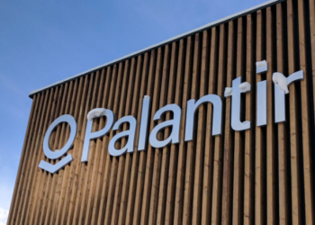 ‘Palantir Powers ICE’: Climate Libs Arrested After Blocking Office Entrance