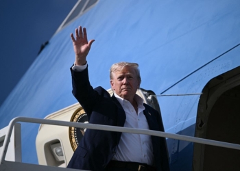 Secret Service Agent Tries to Get Wife Aboard Plane to Scotland