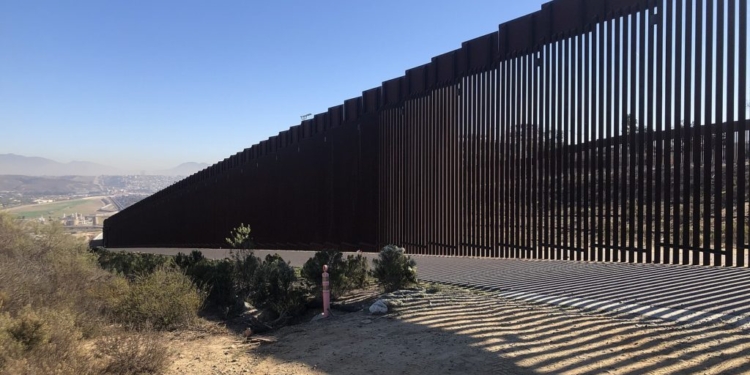 Democrats Try Taking ICE Agents’ Face Masks Away, Even As Officers Face Huge Uptick In Assaults