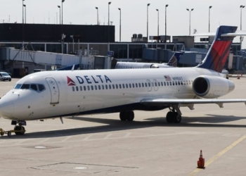 Feds Reportedly Bust Into Plane Cockpit To Arrest Pilot On Child Porn Charges