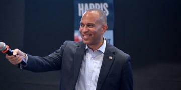 Hakeem Jeffries Admits Democrats Don’t Care About Epstein