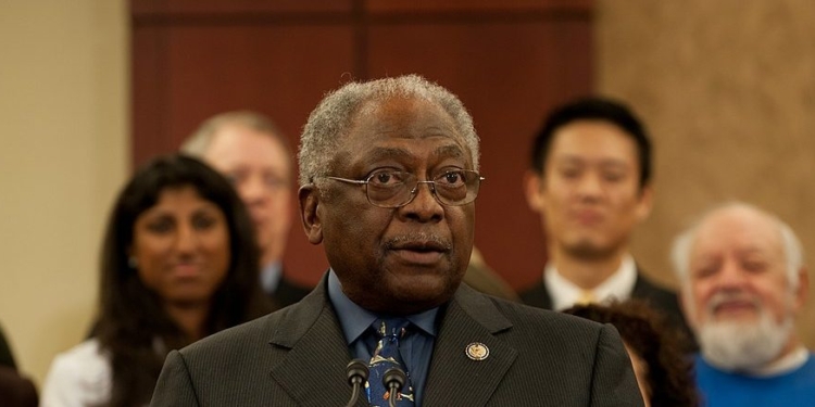 Powerful Dem Who Called Kamala ‘My Girl’ Now Says He ‘Feels Good’ About Newsom For President